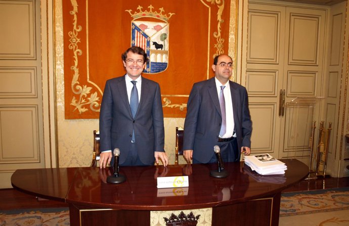 Alfonso Fernández Mañueco junto al concejal Fernando Rodríguez