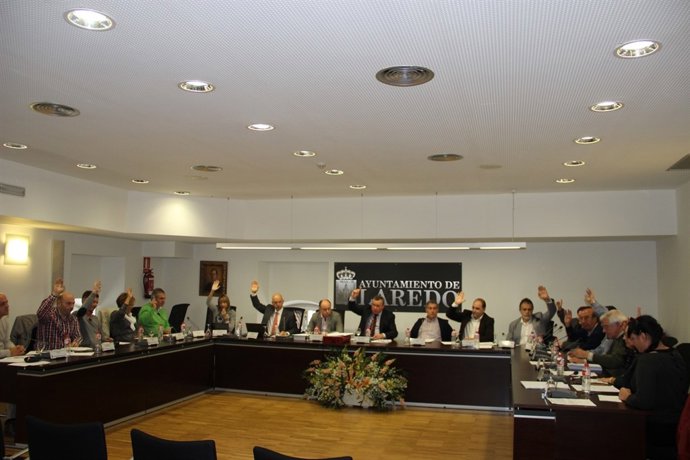 Votación en el Pleno de Laredo