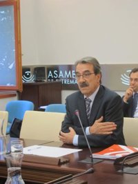 Ontiveros dice que se podría considerar la "posibilidad de errores" del Banco de España en la fusión de las cajas