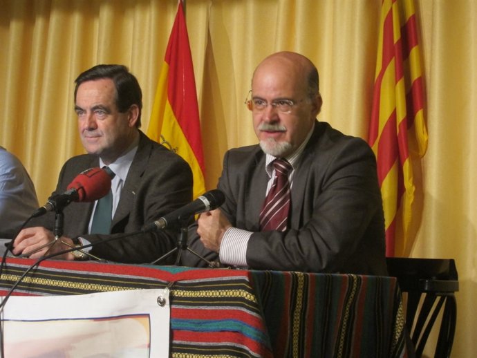 El expresidente del Congreso José Bono e Isidoro Carpio (Ágora socialista).