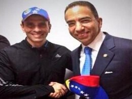 El líder opositor venezolano Henrique Capriles y el supuesto dueño de Daka.
