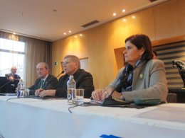 Reinares, Menéndez y Mesa, en el acto de inauguración.