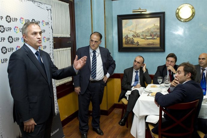 José Luis Astiazarán y Javier Tebas, cena homenaje exdirectivos