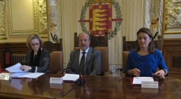 Rueda de prensa del alcalde y las concejales de Bienestar Social y de Vivienda