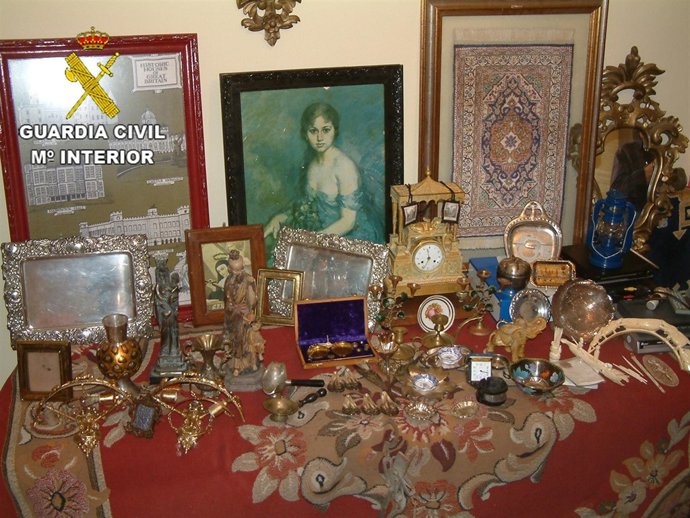 Detenidos por receptación y otro de robo en domicilios.