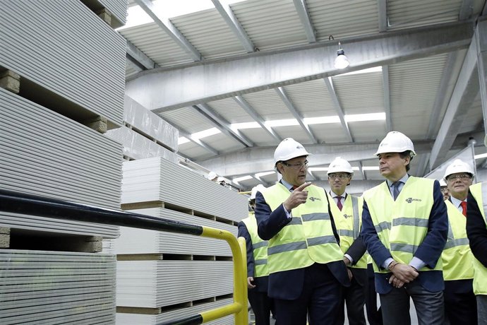 El presidente en su visita a Saint Gobain