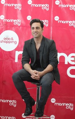 David Bustamente en Marineda City para el encendido navideño