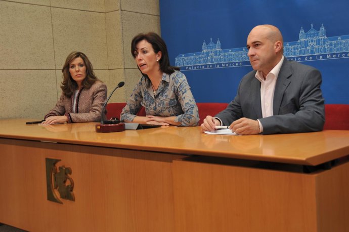 Romero, Ceballos y Caballero en la rueda de prensa
