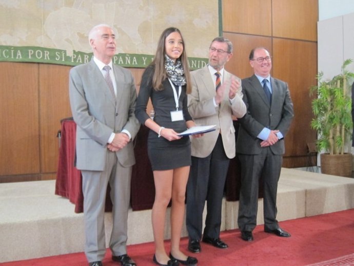 Entrega de uno de los premios 'Andalucía es tu red'