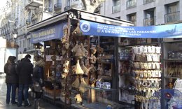 Puesto de venta de pájaros de La Rambla sin reconvertir a los souvenirs