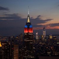 El Empire State se ilumina con la bandera filipina para homenajear a las víctimas de 'Yolanda'