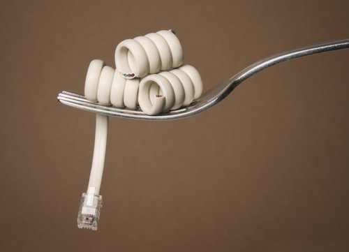 Cable de teléfono ethernet con un tenedor