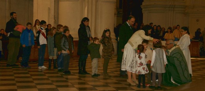 Arzobispo de Granada, en misa en la Catedral