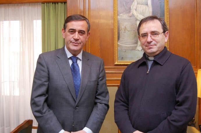 Antonio Pardo (izq.) y Juan Carlos Atienza se han reunido este lunes