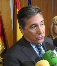 Oliván afirma que "no hay riesgo de que el servicio de salud mental en Huesca corra peligro"