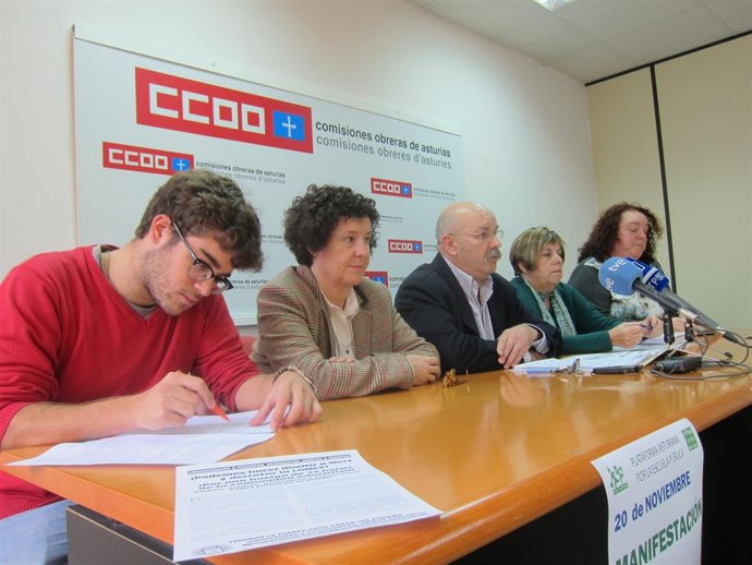 Rueda de prensa de sindicatos, padres y alumnos. 