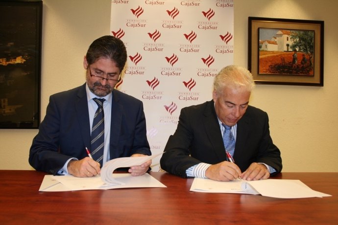 Firma del convenio de la Fundación CajaSur con Feansal