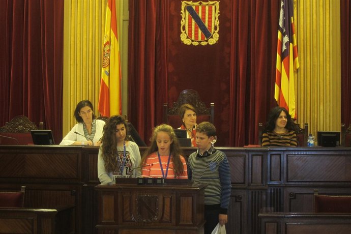 Pleno del Parlament sobre la infancia