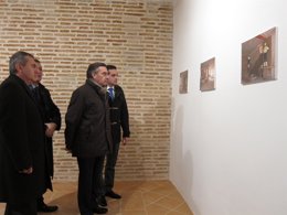 Beamonte ha comprobado el desarrollo de las obras antes de entregar los diplomas