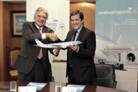 Aerolíneas Argentinas compra cuatro A330 y 20 aviones 737-800, valorados en 2.168 millones