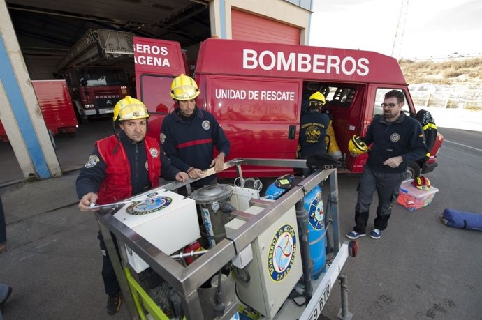 Bomberos en Acción abastecerá con 40.000 litros de agua a afectados Filipinas
