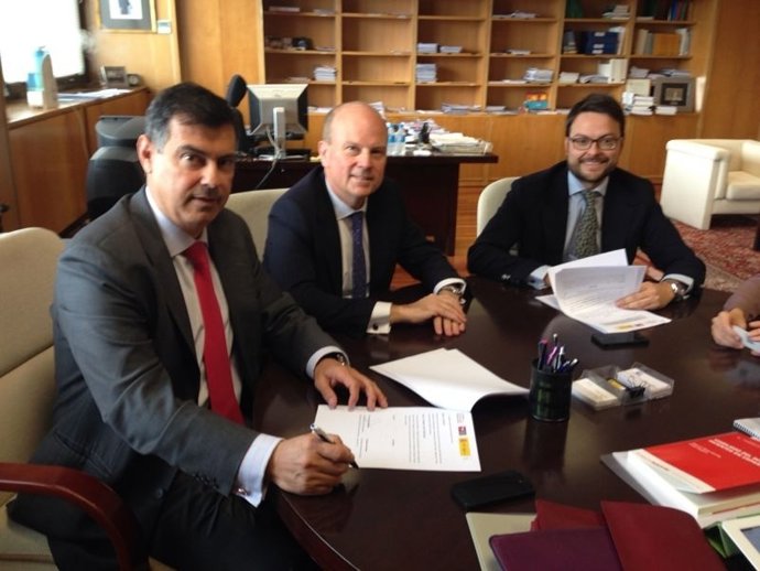 La Generalitat y Enisa firman un convenio para facilitar financiación a pymes