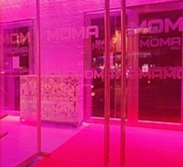 Entrada de la discoteca Moma