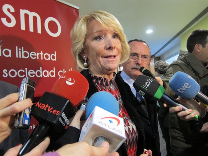 La presidenta del PP de Madrid, Esperanza Aguirre, en Pamplona