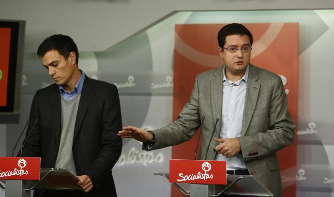 Óscar López, María González y Pedro Sánchez en Ferraz