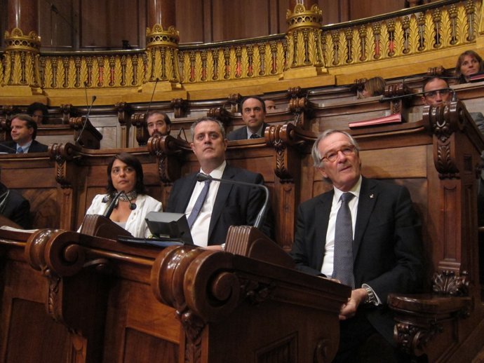 Los tenientes de alcalde Sònia Recasens y Joaquim Forn y el alcalde Xavier Trias