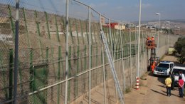 Reparación de la valla de Melilla