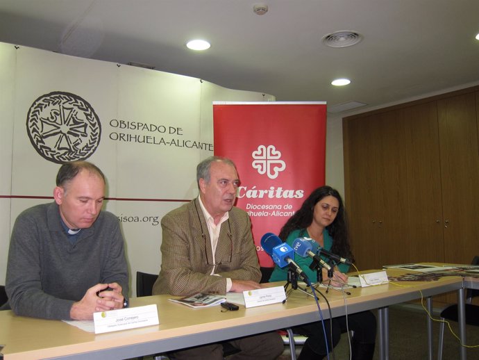 José Conejero, delegado, Jaime Pérez, director de Cáritas, y Charo Moreno