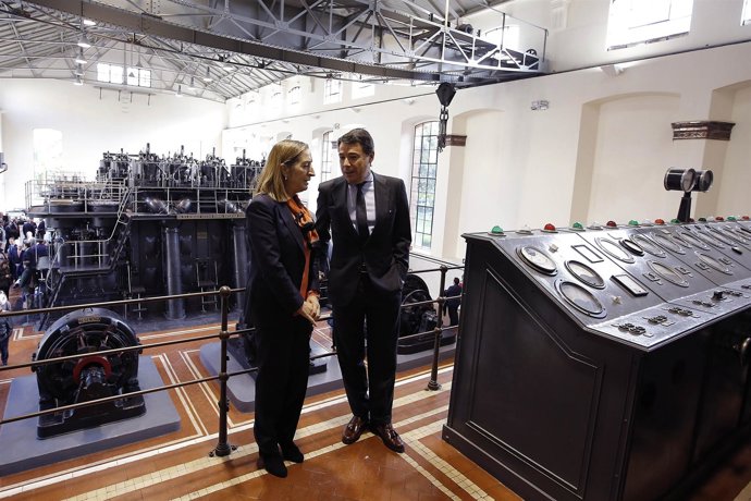 González con la ministra de Fomento, Ana Pastor