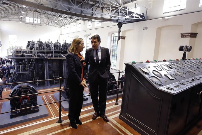 González con la ministra de Fomento, Ana Pastor