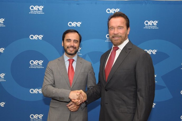 Ortuño, con el ex gobernador de California, Arnold Schwarzenegger