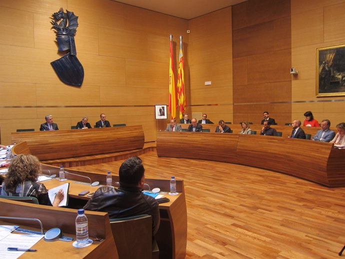 Pleno de la Diputación durante el debate de la moción de RTVV