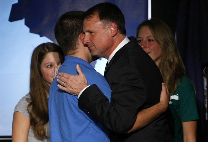  Creigh Deeds, Su Hijo Gus Y Sus Hijas Susannah Y Amanda
