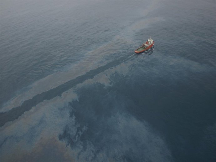 Vertido de Repsol en Tarragona