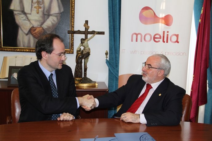 Firma acuerdo UCAM-Moelia
