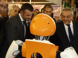 El conseller de Territorio y Sostenibilidad S.Vila en la Smart City Expo 2013