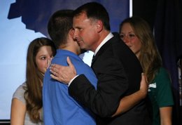  Creigh Deeds, Su Hijo Gus Y Sus Hijas Susannah Y Amanda