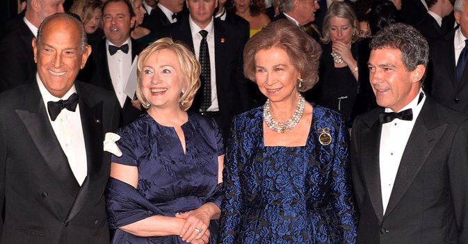 La Reina entrega las Medallas de Oro a Hillary Clinton y Antonio Banderas