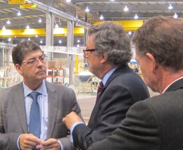 El vicepresidente de la Junta, Diego Valderas, visita Airbus Puerto Real