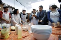 González asegura que está garantizado el servicio de lavandería de los hospitales con la nueva empresa