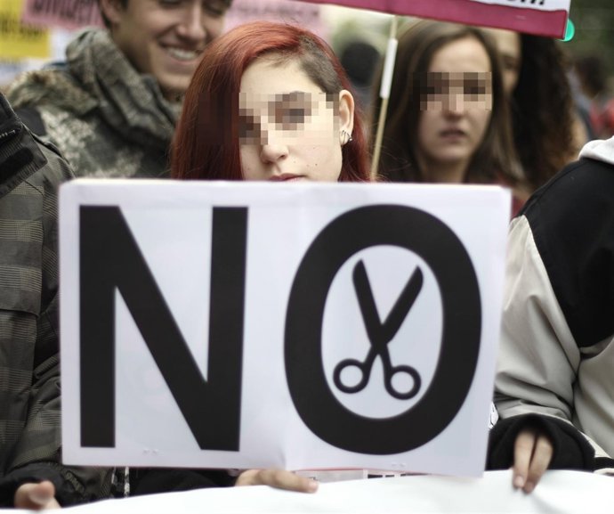 Protesta contra la LOMCE frente al Ministerio de Educación
