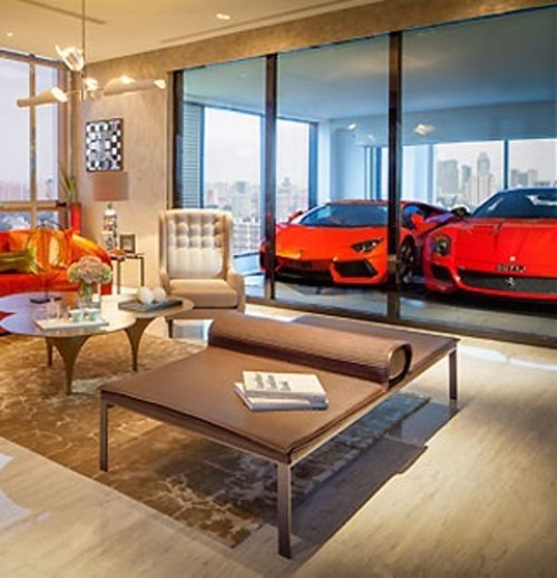 Reignwood Hamilton Scotts Lamborghini en el salón