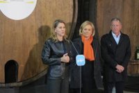 Cospedal, "muy orgullosa" del papel de Mercedes Fernández al frente del PP asturiano