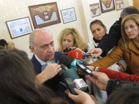 El ministro del Interior asegura que el requerimiento del juez Ruz será "cumplimentado de inmediato"