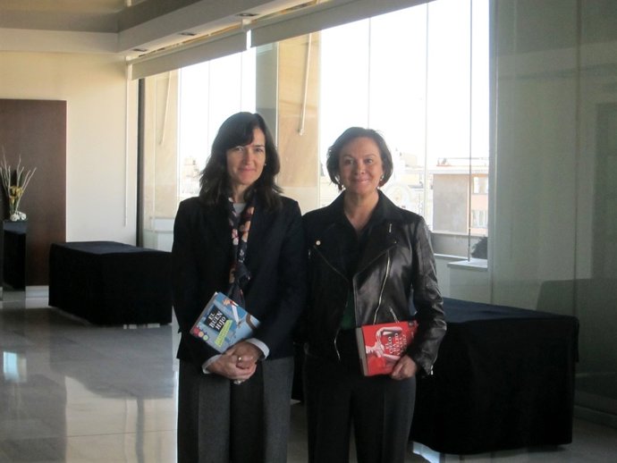 Clara Sánchez y Ángeles González-Sinde en Valencia