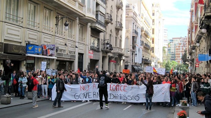 Protesta estudiantil en Valencia 20N